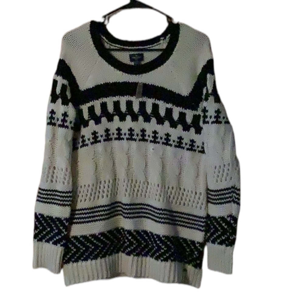 NWAmerican Eagle outfitters crewneck sweater new with tags black and cream color
